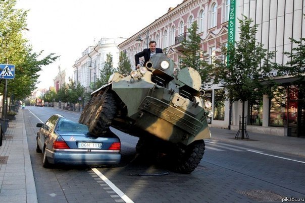 Burmistrz Wilna Arturas Zuoakas walczy z nąskazanymi przez nieprawidłową parkowanie problemami.