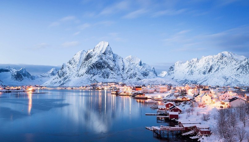 El pueblo más hermoso de Noruega es Reine.