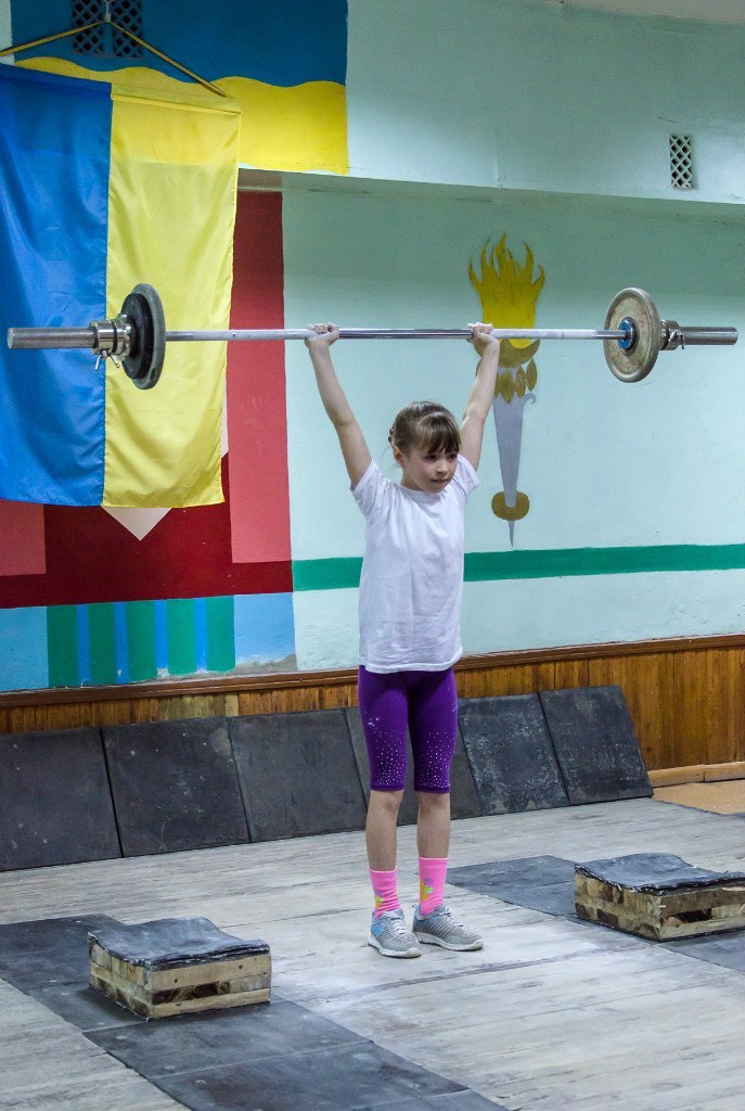 Івженко Ольга. 10 років. Власна вага – 28 кг, сила струсу – 35 кг. - 1