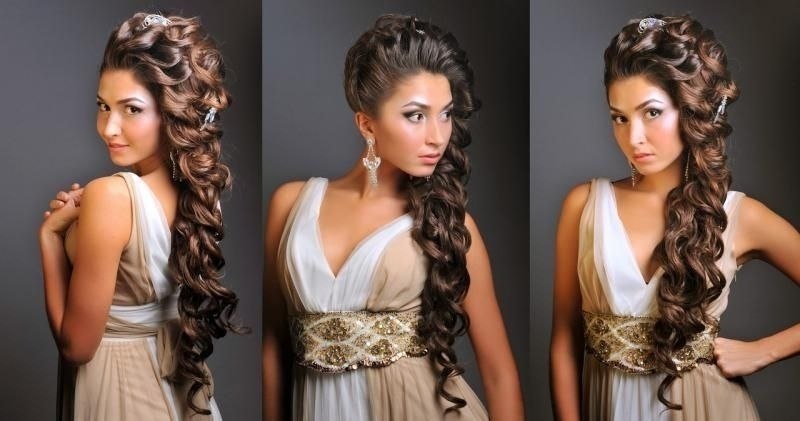 Chicas, ¡nos estamos transformando! <br>Nuevas incorporaciones: <br>– Cabello sujeto con pinzas <br>Disponibles en todos los colores y larguras. - 5