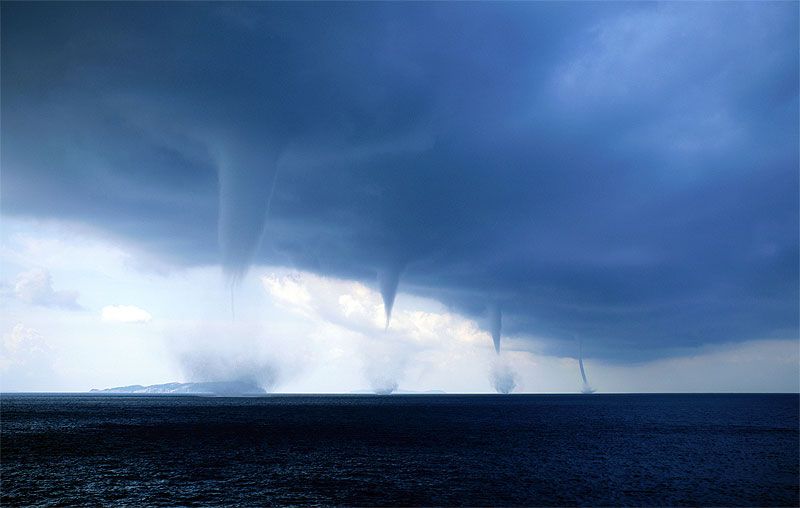 Tornados acuáticos sobre el mar Adriático