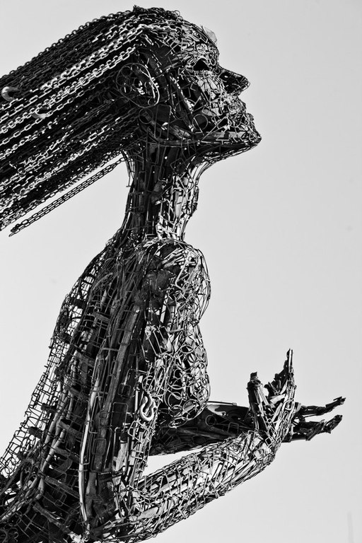 Metallo emocional… Instalación Ecstasy<br>Diseño de Karen Cuolito.