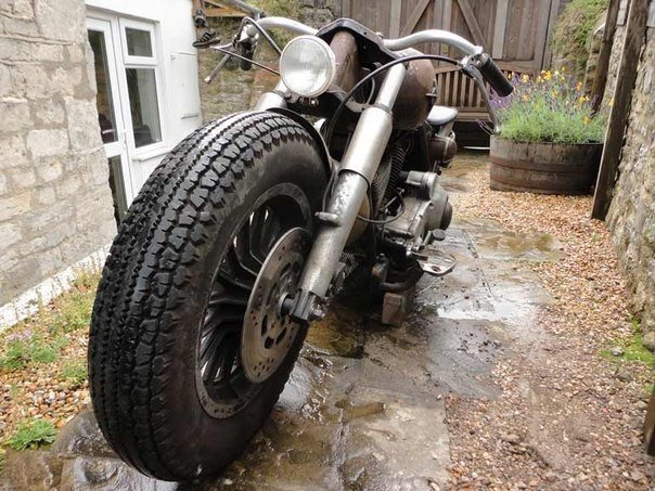 Rat Bobber basado en el modelo Harley-Davidson FL de Cyclefools, año 1985.