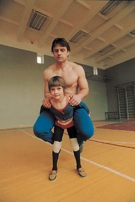 La chica más fuerte es Varia Akulova.