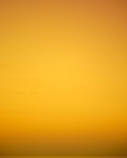 Серия фотографа Эрика Кахана (Eric Cahan) из Нью-Йорка посвящена разным оттенкам неба, которое можно увидеть в разных точках Северной и Южной Америки.