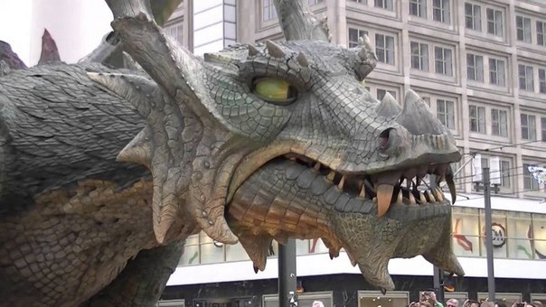 The world’s largest fire-breathing walking robot. - 8