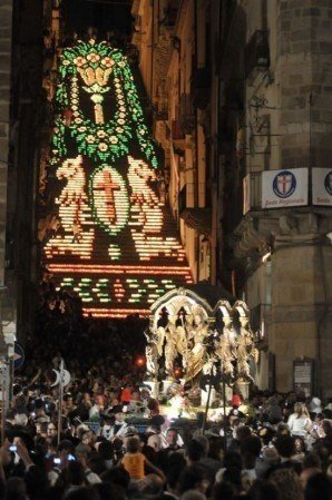 Сицилийская лестница цветов и огней.