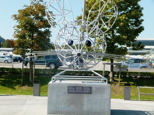 Музей Swarovski и его кристаллические миры.. Имя Сваровски известно всем. Но то, что в Австрии есть музей кристаллов, который носит название "Кристаллические миры Swarovski", знают далеко не все. Этот музей расположен в небольшом городе Ваттенсе, который  - 8