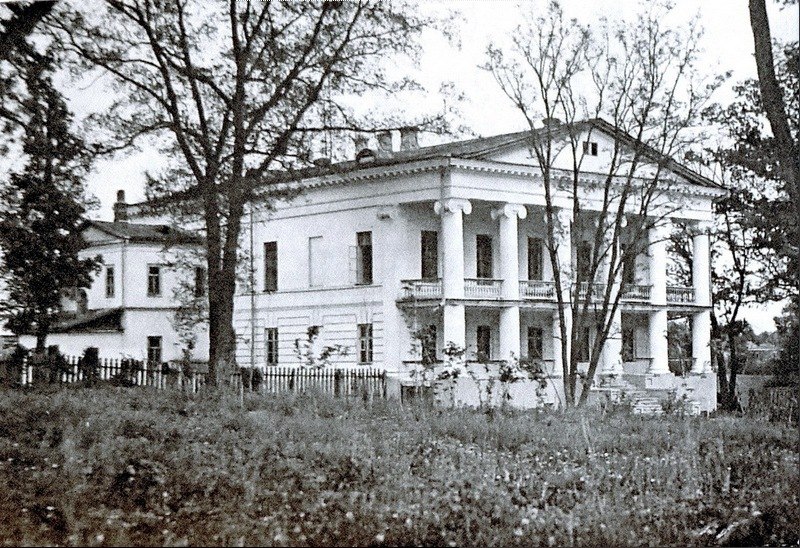 [club1543502|История Алексеевки]. Все знают современный район Харькова Алексеевку с огромными массивами многоэтажек, новой станцией метро и гипермаркетами, но мало кому известно , что Алексеевка возникла еще в в конце XVII либо в самом начале XVIII века. 