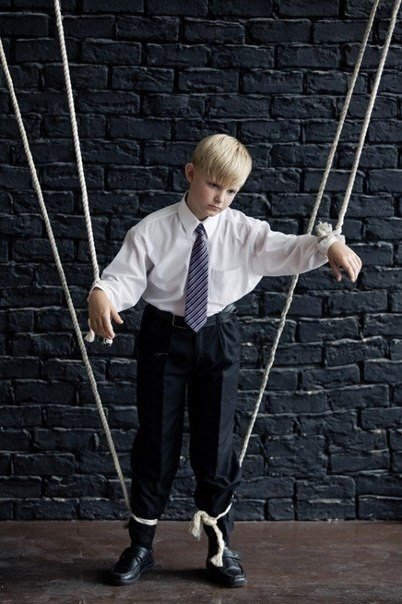 La otra cara del amor materno en el proyecto fotográfico de Anna Radchenko.