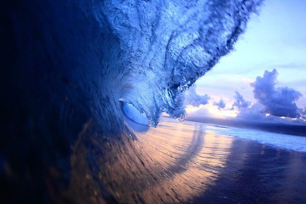Волна на вечернем пляже Агона-Бич, Самоа