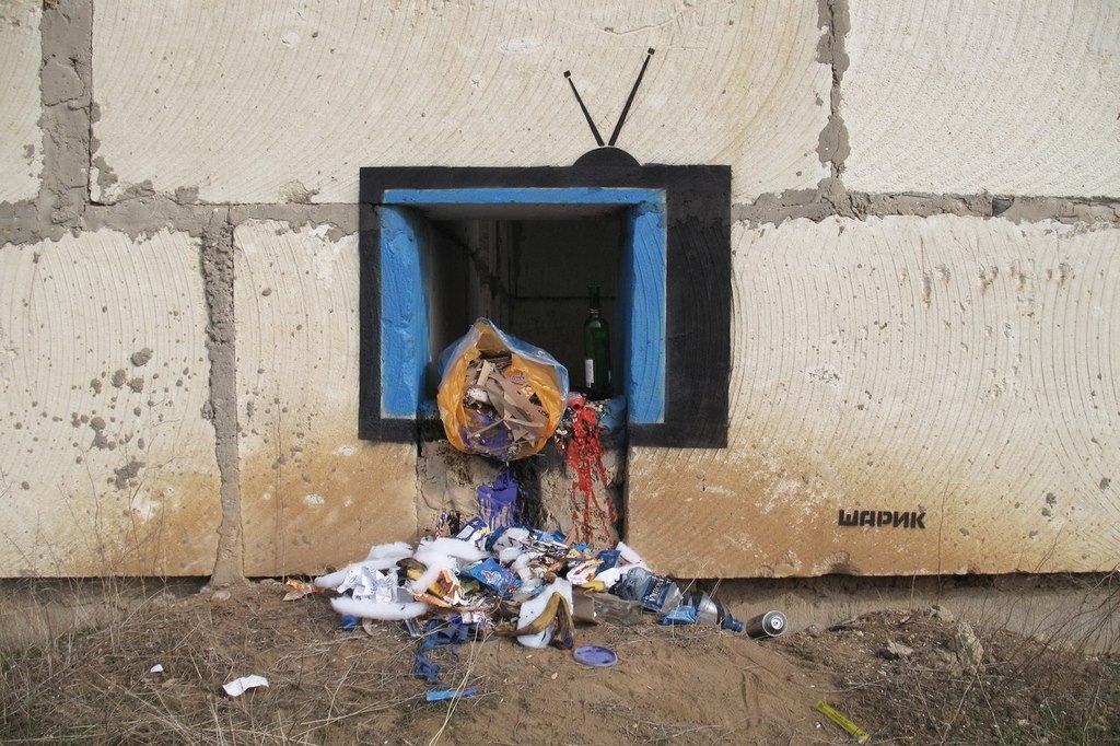 El artista de street art de de Crimea, Sharik.