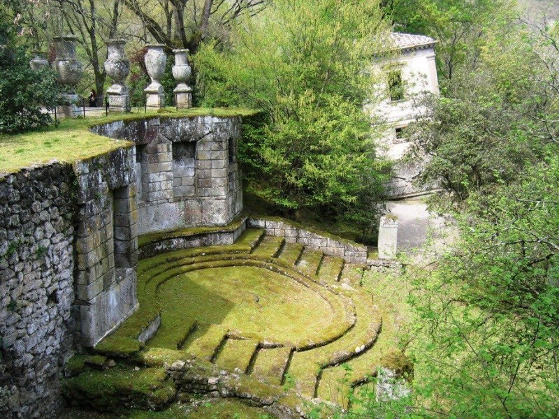 Der heilige Wald – oder der Garten der Monster. - 1