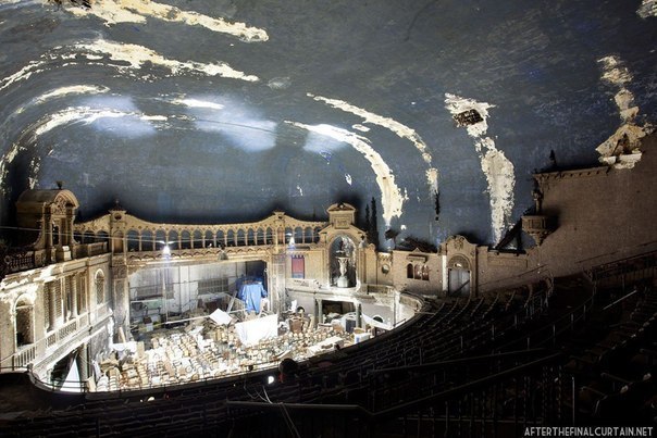 Заброшенные кинотеатры Нью-Йорка в проекте американского фотографа Мэтта Ламброса. - 8