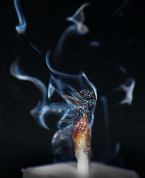 Радуга от свечи. Все мы видели радугу после дождя, но кто видел разноцветный эффект от тушения свечи? Фотограф Grover Schrayer сумел запечатлеть это потрясающее явление - 8