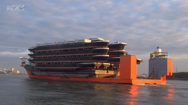 Корабли, которые перевозят другие корабли. - 7