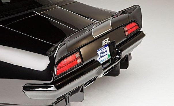 1970 Pontiac Firebird . Pontiac Firebird — автомобиль, выпускавшийся концерном General Motors с 1967 по 2002 года. Выпуск модели 1970 года и начала второго поколения был задержан до 26 Февраля 1970 вследствие инженерных проблем, и чаще всего она называетс - 6