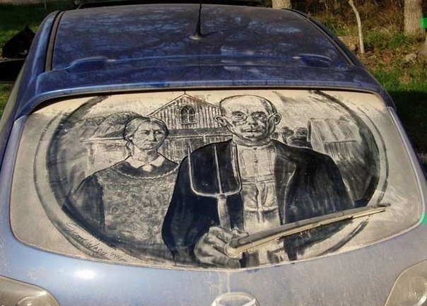 Потрясающие рисунки на грязных автомобилях.