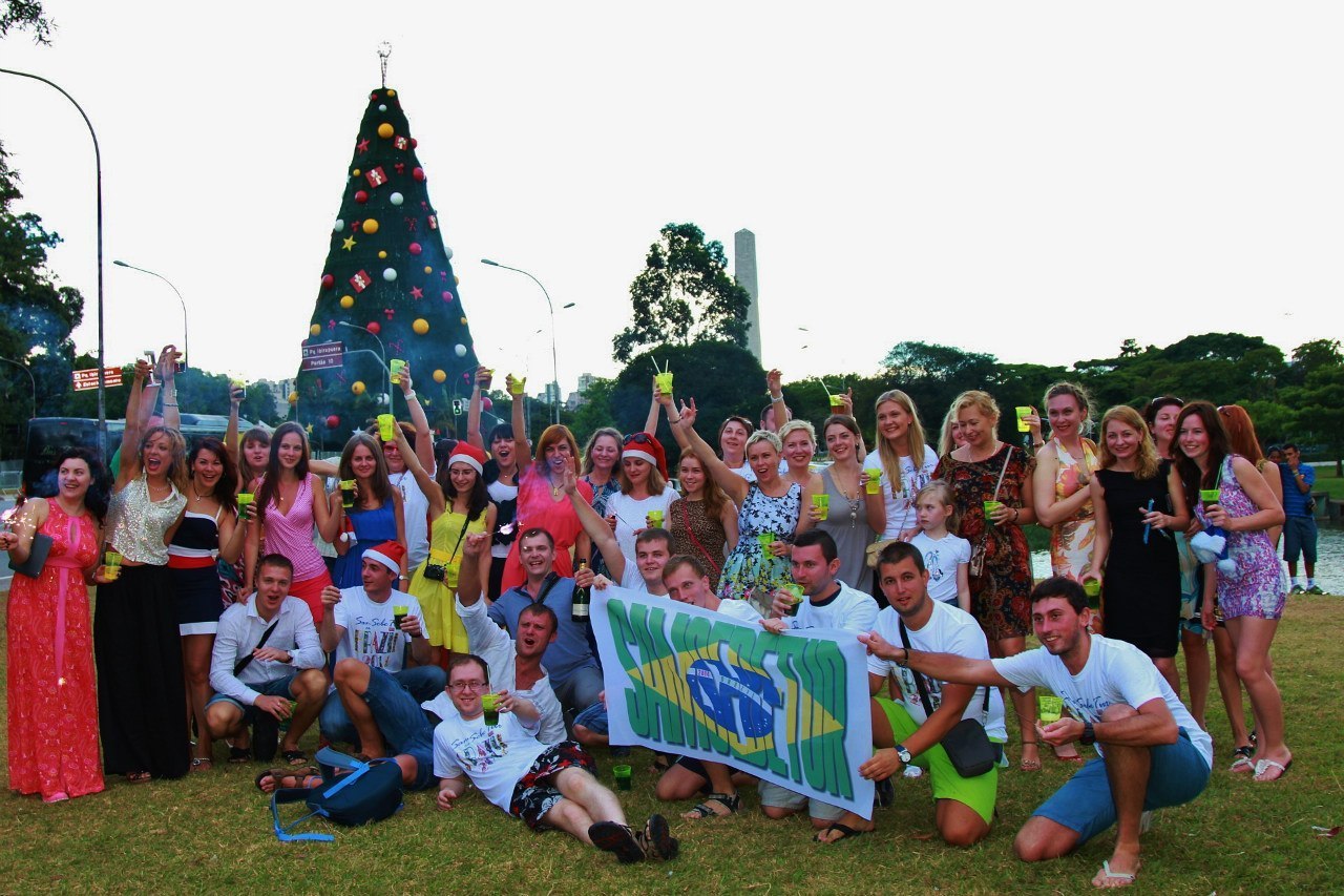 El Año Nuevo pasado, la empresa SamSeBeTur celebró con un grupo de 48 personas en Brasil.