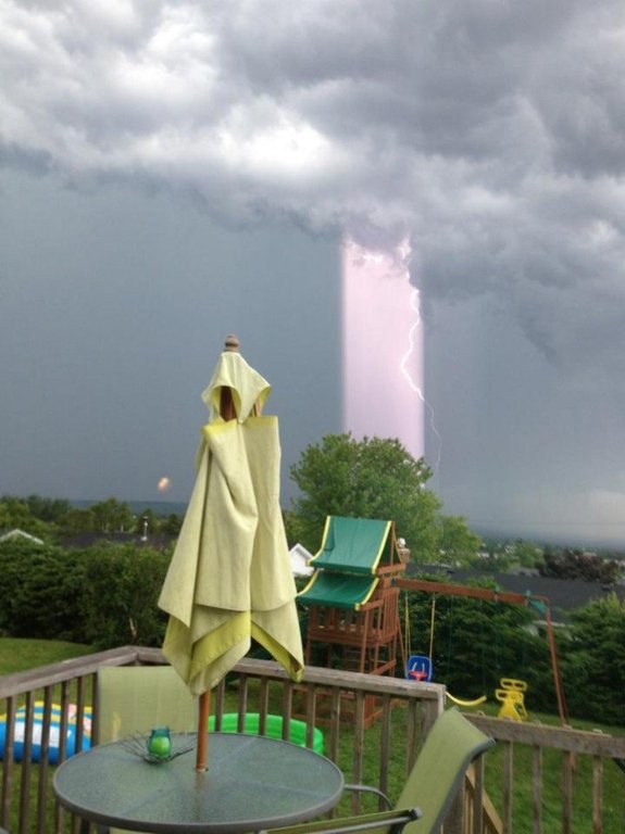 Яростная природа.. Знаменитый французский исследователь подводного мира Жак-Ив Кусто как-то сказал: «Раньше природа устрашала человека, а теперь человек устрашает природу». Но все же, различные бедствия приводят нас в ужас - 5