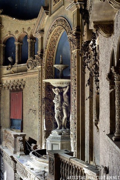 Заброшенные кинотеатры Нью-Йорка в проекте американского фотографа Мэтта Ламброса. - 5