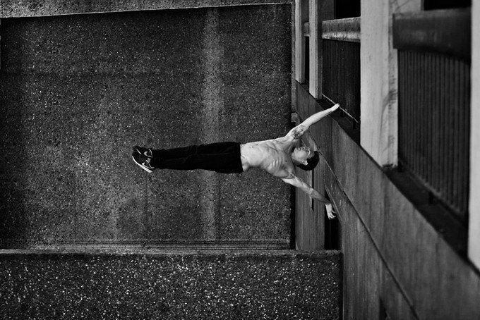 Freerunner — совместный проект чемпиона мира по паркуру Тима Шиффа и английского фотографа по прозвищу Пип. Серия снята на улицах Лондона