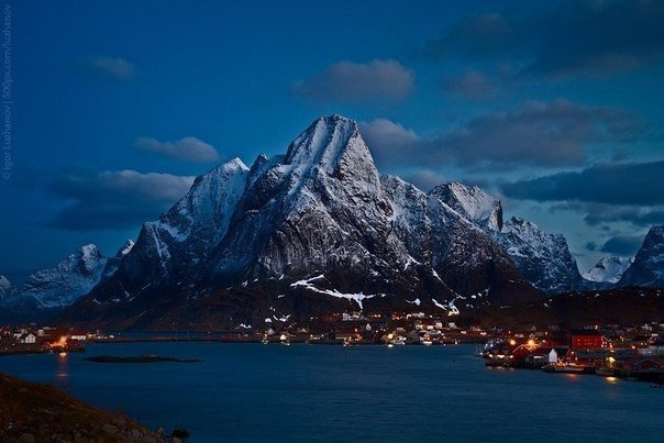 Рейне – маленькая живописная рыбацкая деревушка, расположенная на Лофотенских островах в Норвегии. - 2