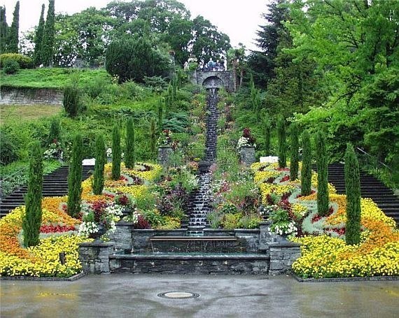 Майнау - остров цветов.. Этот крошечный остров располагается в Боденском озере прямо возле немецкого города Констанц.