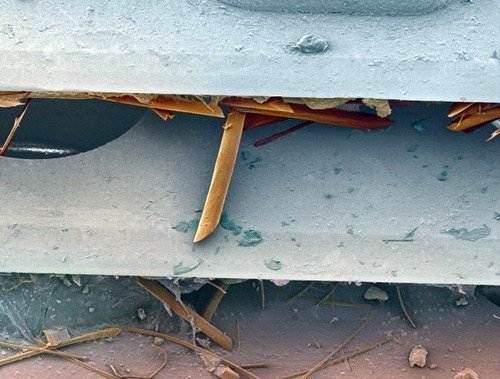 Świat pod mikroskopem:<br>1) Szpilki z nylonu<br>2) Żelazna gwiazdaka (powiększenie 600 razy)<br>3> Krążki krwi (powiększone 5000 razy)<br>4> Tkanka kostna<br>5> Komar (powiększenie 160 razy)<br>6> Blada ostrza brzytwy<brı>7> Domowa kurz (powięiększony 115 razy) - 5