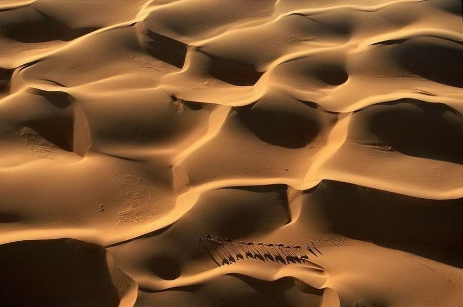 Die Karawane in den Dünen