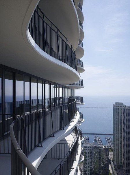 Der höchste Wolkenkratzer der Welt wurde als das Gebäude Aqua in Chicago anerkannt. - 6