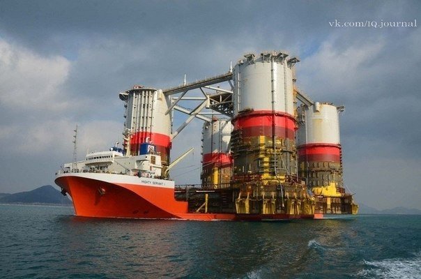 Корабли, которые перевозят другие корабли. - 2