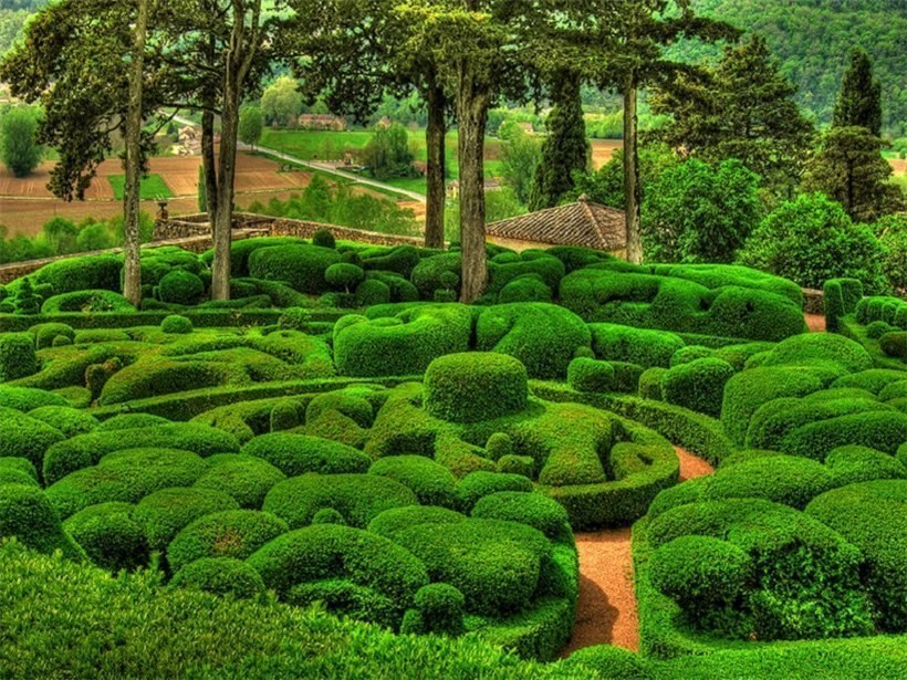 Los Jardines de Marquisjac… La principal atracción de la ciudad de Vezac, en la región de Dordoña, es el castillo de Marquisjac y sus jardines. - 1