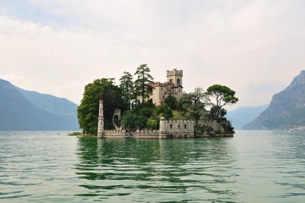 Islet Loreto, Lake Iseo