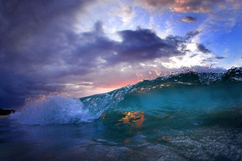 Olas en la costa, Hawái, EE. UU.