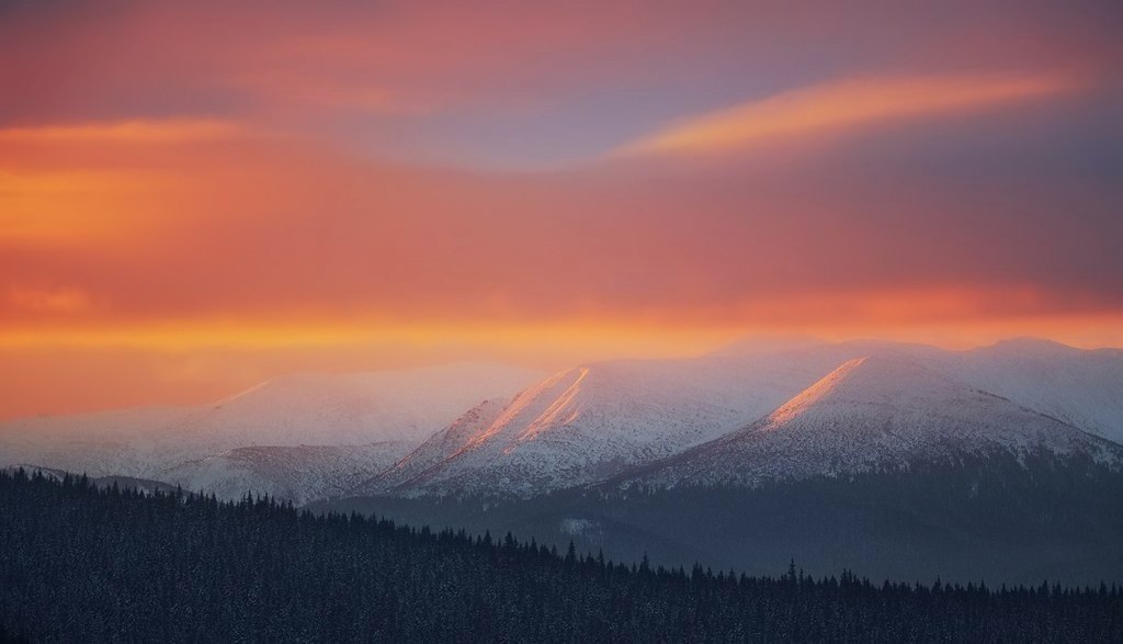 Закат в Карпатах, Украина