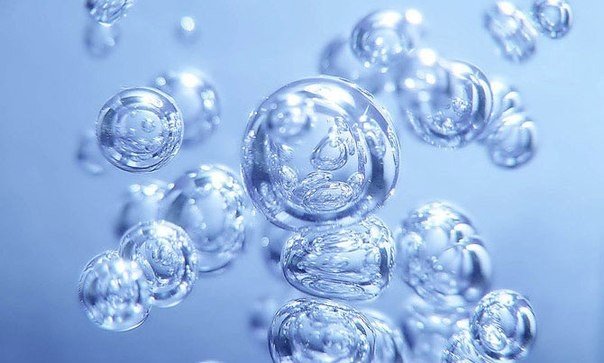 При кипячении воды её молекулы движутся со скоростью 650 метров в секунду