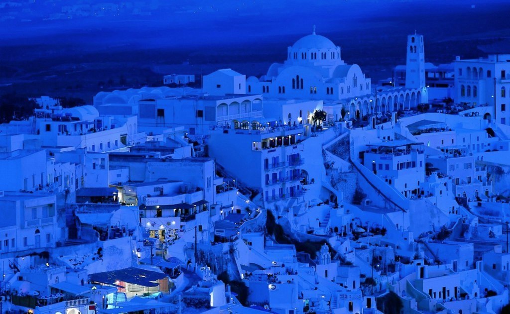 Ночной город Ия, остров Тира, Греция