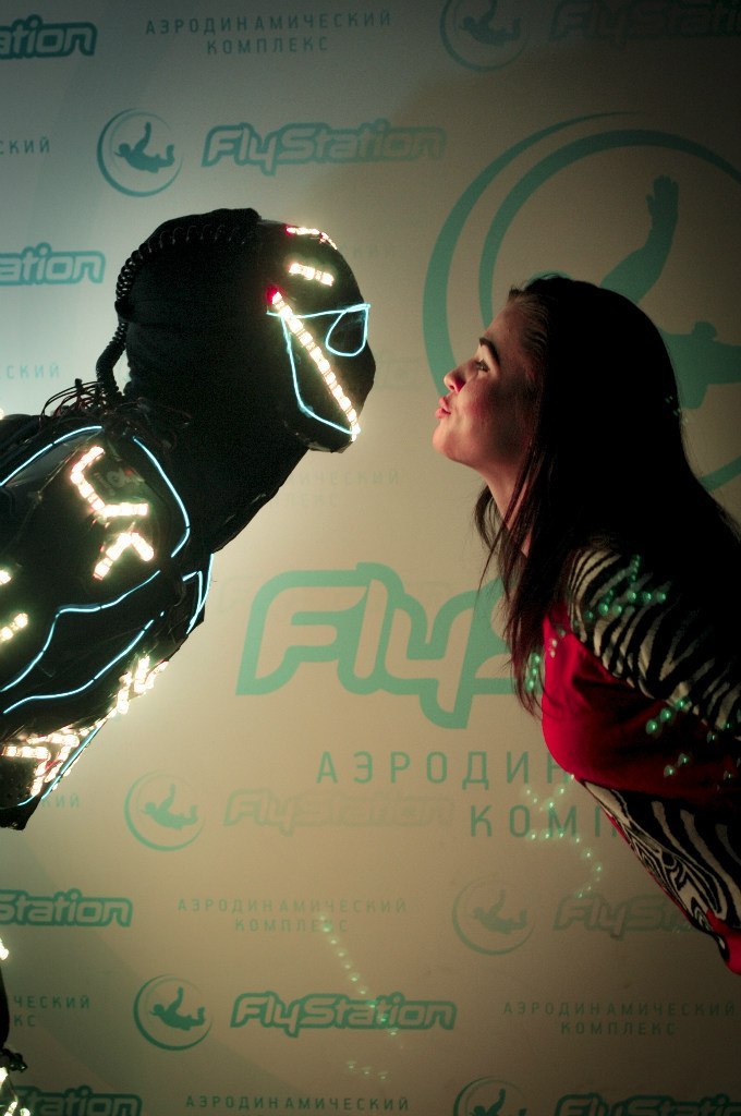 АЭРОТРУБА Санкт-Петербург! 12 апреля 2014 ! <br>----------------------------------------------------------------<br>Дорогие Друзья! Мы приглашаем вас на зажигательную вечеринку, посвященную дню космонавтики, которая состоится 12 апреля в аэрокомплексе Fly