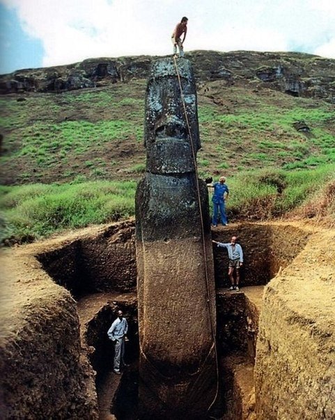 У моаи (статуй с острова Пасхи), оказывается, есть не только "головы", но и "туловища"