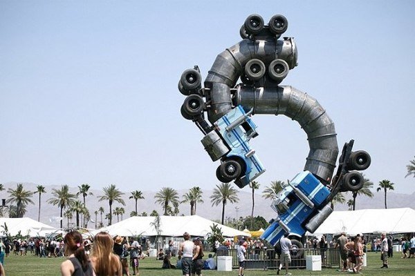 10 гигантских арт-инсталляций, которые удивили весь мир.. Помните, как в детстве все было такое большое-большое и ужасно интересное?. Эти арт-инсталляции помогают людям перенестись в те времена, когда деревья были большими, и вновь познать этот восторг от - 6