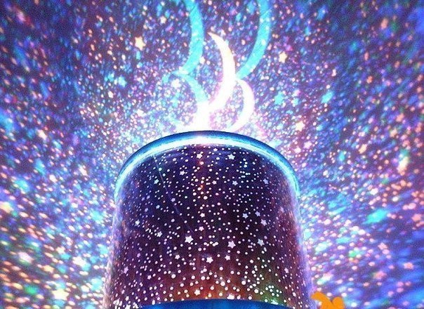 МЕЧТАЕТЕ ЗАСЫПАТЬ ПОД ЗВЕЗДАМИ?<br>Хотите сделать чудесный подарок своим близким, детям или друзьям?. СОБСТВЕННОЕ ЗВЕЗДНОЕ НЕБО!<br>Что может быть лучше?. ❄ Наполняет комнату сказочным волшебством;<br>❄ Создает невероятно романтичную атмосферу;<br>❄ Лучше