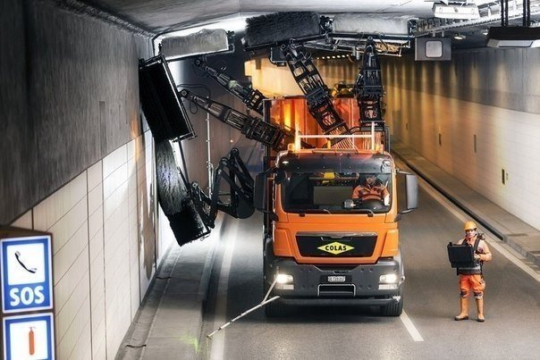 That's how the tunnels are cleaned in Switzerland