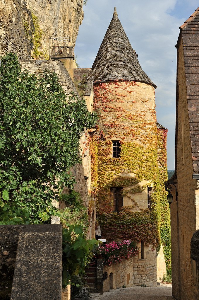 Деревня Рок Гажак. Франция