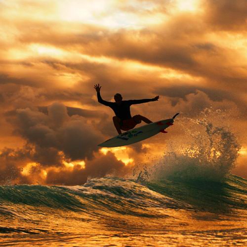 ­[club22863515|Наш групповой тур на Бали - это новый взгляд на отдых, микс серфинга и приключений.]<br> Мы открыли мир серфинга более чем для 700 человек за 3 года работы проекта.. Серфинг-лагерь проходит на сказочном острове Бали. За две недели активного - 5