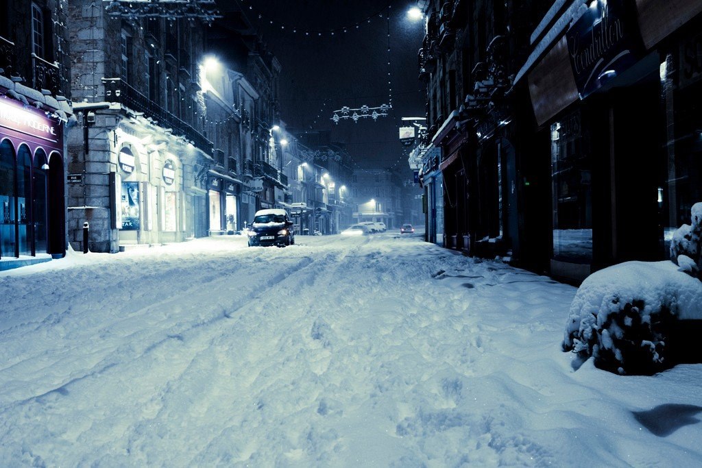 Снежная ночь во Франции