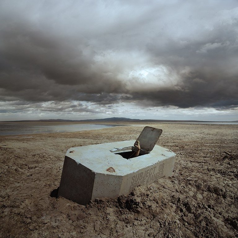 Параллельная реальность.. Серия сюрреалистических работ от мастера фотоманипуляций Майкла Карча.. Майкл Карч (Michal Karcz) – фотограф и концептуальный художник из Варшавы. Автор признается, что занимается фотографией еще с начала 90-х годов, но его любов - 8