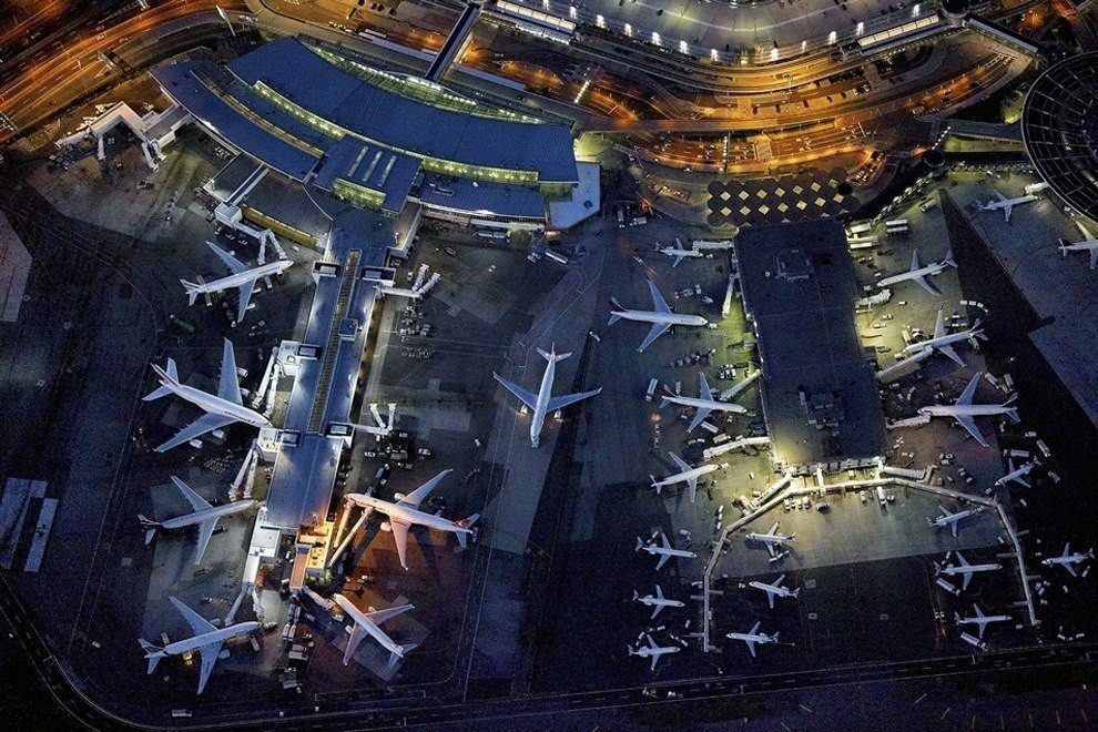 Фотограф: Джеффри Милштейн . Самые крупные аэропорты мира с высоты птичьего полета - 5