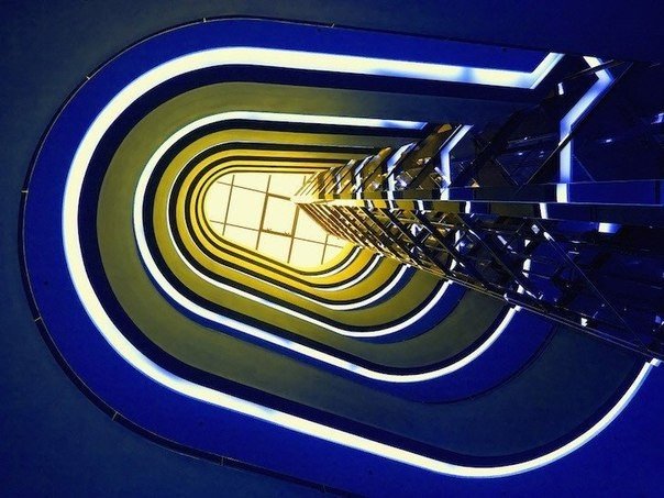 Завораживающие лабиринты винтовых лестниц от фотографа Nils Eisfeld - 7