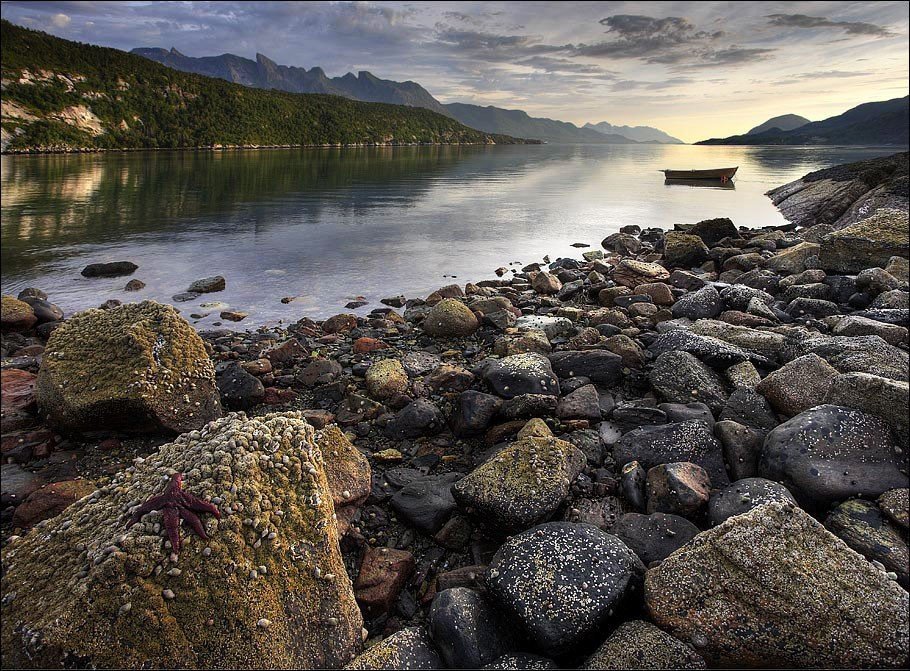 Landscapes of Norway, beckoning for their loneliness - 5